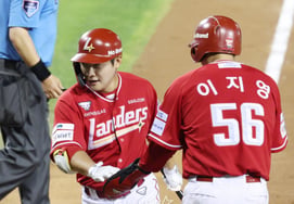 [Foto] El jonrón de dos carreras de Choi Jun-woo: «He visto una sonrisa»