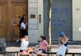 Kim Na-young ♥ My Q, Family Trip to Paris Amid Heatwave... "Swimming Is Prohibited"
