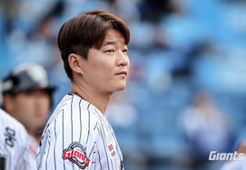 [Official] Lotte sends off three players amid 'cold wind'; infielder Choi Hang and pitchers Park Si-young and Jeong Seon-woo notified of release