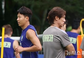 Second-rate soccer and third-rate politics: Will Hong Myung-bo's hearing help Korean soccer innovation? [★World Cup Biz Lee Jong-seong ⑤]