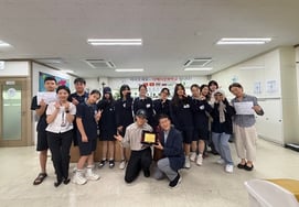 NCTのテヨン、11年続く善行..多文化学生支援が1億ウォンを超える