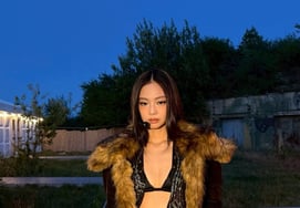 Blackpink Дженни раскрывает головокружительное нижнее белье.Самая популярная горячая девушка всех времен [человек.]