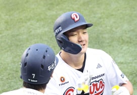 [Photo] Ahn Jae-seok's 'majestic two-run homer'