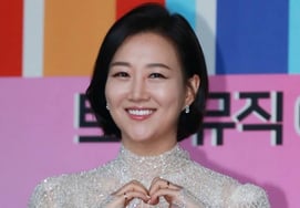 Jang Yoon-jung, absurd over photo theft: "My picture was posted at a nightclub I didn't even know"[Negowang]
