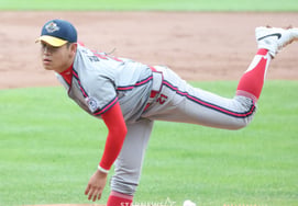[Chụp ảnh] Kim Jeong Woon 'Kẻ tấn công bất ngờ'