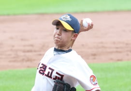 [フォト] イ・ミンジュン、釜慶高校のエースがやってきた