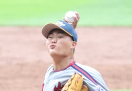 [Photo] Jeon Kang-yoon's "Shut up, fastball"