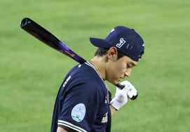 KIA's Kim Do-young: Why Did He Switch Pitchers for the Batting Ball? The 'Behind-the-Scenes' Revealed "(Moon) Hyun-bin's pitches were just too bad. The reason I didn't choose my teammate (Han) Jun-soo was..." [Jamsil On-site]