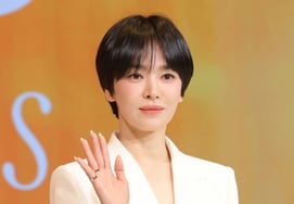 [公式] ソン・ヘギョ、イ・ジョクの口を開いた 「海外活動の縁のある関係者との長い共感」