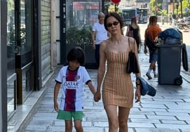 Kim Na-young travels with family amid France's heatwave: "The park is the coolest"