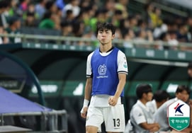 "I couldn't play in the World Cup, so it's amazing." Coach Jeong Kyung-ho praises his student Lee Ki-hyeok: "Let's achieve our goal of reaching the Asian Games" [Sangam Field]