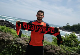"Kang-in, I've come to the K League!" Jeju SK makes a surprise signing of Valencia teammate Aias, who is also Lee Kang-in's former clubmate... Special mission as a problem-solver [Official]