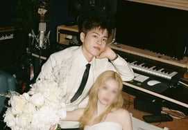 "结婚"groovyroom朴奎正公开了金发准新娘。像爱豆一样的颜值 [Star Issue]