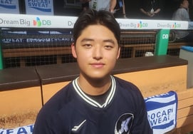 El consejo «sorprendente» que Park Jun-hyun dio a su hermano menor con quien mantiene contacto frecuente, Ha Hyun-seung: «¿No sería mejor destacar en la KBO y luego ir a Estados Unidos?»
