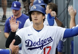 'El dios del béisbol', Ohtani, exhiba su majestuosidad: 350 jonrones en la carrera en EE. UU. y Japón → Pero los LAD sufren una 'humillación' con barrido ante ARI