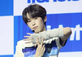 Identity Yang Kyung-ho 'Cute Smile' [★Photo]