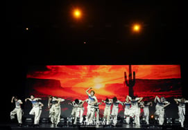 Identity's "Unique Comeback Stage" [★Photo]