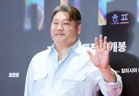 キム・ムソン、季節にぴったりの夏のルック [★フォト]