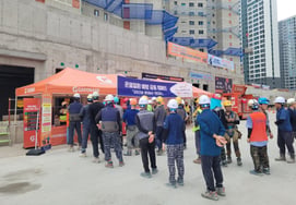 Lotte Chilsung Beverage Conducts Campaign to Prevent Heat-Related Illnesses Among Construction Workers in Partnership with Kumho & Samsung E&C