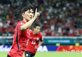 'More!' vs 'No way!' Hwang In-beom's transfer to Porto may fall through... Personal deal concluded for three years, yet Feyenoord insists on a higher transfer fee