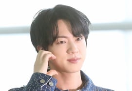 日本女性因涉嫌强制猥亵BTS成员而缺席首轮公审延期至十六日 [Star Issue]