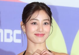 TWICEのジヒョ、21年ぶりにJYPと別れるのか..「再契約の協議中」 [公式]