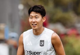 "重返洛杉矶FC"的孙兴慜能否承受世界杯带来的痛苦？ 现在是助攻王模式！ 身穿无袖露出灿烂笑容的队长SON，瞄准了18日"LA THE B"