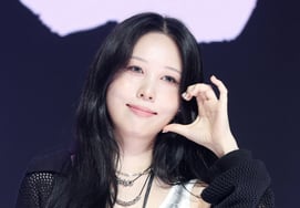 Kwon Jin Ah: "Tôi yêu bản thân mình ư? "Nói thật thì thông điệp mà mình không nhận ra là gì." [Star Issue]