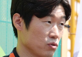 Park Ji-sung: "Election deadline should be extended" → One day later, Football Association issues 'candidate registration notice'... 'forced implementation controversy' was inevitable