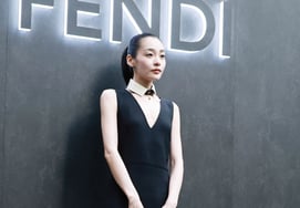 Kim Min-ha 'slept' in body LINE [★Photo]