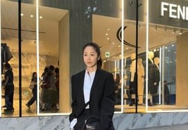 コ・ヒョンジョン、'骨が細い'近況公開..ブラック&ホワイトのルックもぴったり
