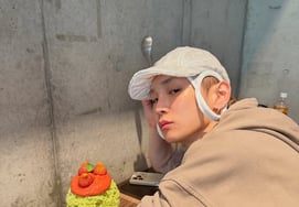 'Jusa Imo' Controversy Forgotten, Bright Recent Updates.. SHINee Key's Height, Resumes SNS Activities [Star Issue]