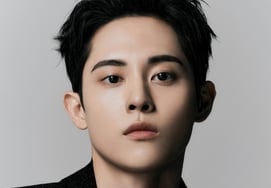 'Kim Soo-hyun's Agency's Rising Star' Lee Jong-hyun, stamps his presence as Ji Sung's younger self... opens the drama 'Apartment'