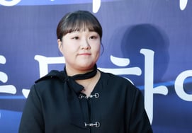 Lee Su-ji, once beloved for her satire, now faces criticism [★FOCUS]