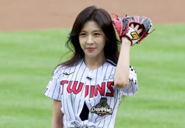 [Photo] Ha Ji-won: "I've decided! Shut up and throw a straight pitch"