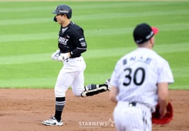 [Ảnh] Choi Won-jun, home run ngược dòng ba điểm trước Tollhurst