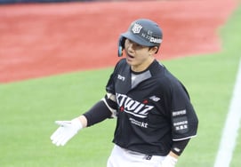 [Photo] Choi Won-jun's 'Home Run of Glory' with a 3-Point Shot