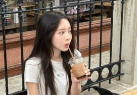 Lee Sol-i shares "good news" from follow-up cancer screening; husband Park Seong-kwang also sends 'likes' in support
