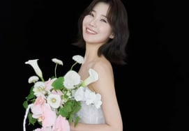 'September Wedding' Lawyer Yang Na-rae Reveals Wedding Photos... "Fiancé Is a Wonderful Person" [Star Issue]