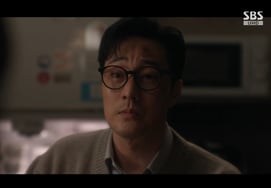 So Ji-sub confesses to his daughter Seo Su-min, "Dad came from North Korea" [Manager Kim][★Night TV]