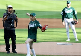 [Photo] "This pose is the windup!" Queens I Seo-bin