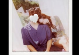 '熱愛説が3回' ジェニー、今回も公開恋愛?..顔を隠した♥男性とのツーショット [スター・イシュー]