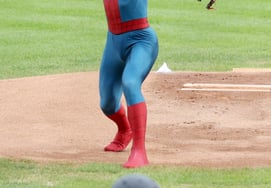 [Photo] Spider-Man appears at Jamsil Baseball Stadium for first pitch ceremony