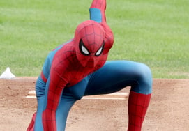 [Photo] Spider-Man, a fiery victory fairy
