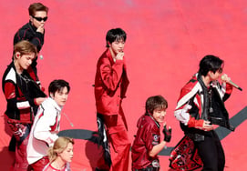 防弹少年团亮相世界杯决赛中场秀..李成京→沈珍花“太帅了”[Star Issue]