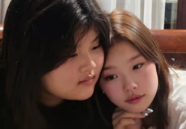 'Las hijas gemelas de Lee Dong-gook', Seol-ah y Su-ah, ya celebran su decimotercer cumpleaños: "Han crecido fuertes y firmes"