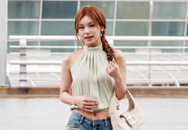 ITZY's Yeji 'Lovely Airport Fashion' [★Photo]
