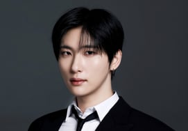 '¿Cuánto más podrá hacerlo bien?' CRAVITY Woobin, protagoniza el musical 'Caffeine' [Oficial]