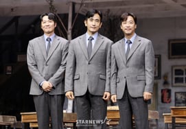 Cha In-pyo and Yeon Jung-hoon make their stage debut as the son of Lee Jong-hyuk, Lee Tak-soo.. 'Dead Poets Society' movie reborn as a play [Comprehensive]