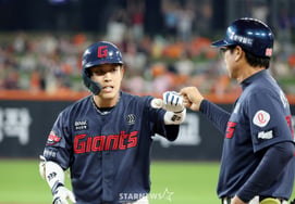 '小腿受伤'乐天黄成彬，最终无缘先发……连代跑、代守也无法登场……金镇旭 OK-郑哲元被召入 [釜山现场]